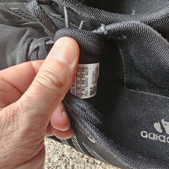 Used Adidas kid's size 7 black shoes - Picture 3 of 5